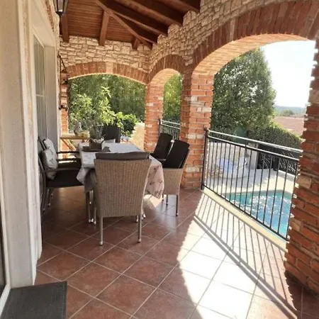 Villa Beautiful Casa Mirejo With Pool In Kastelir
