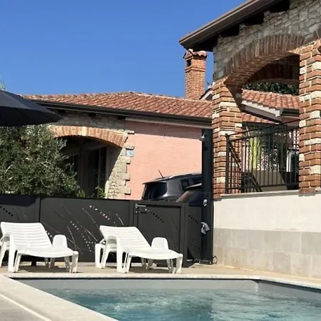 Beautiful Casa Mirejo With Pool In Kastelir Villa *