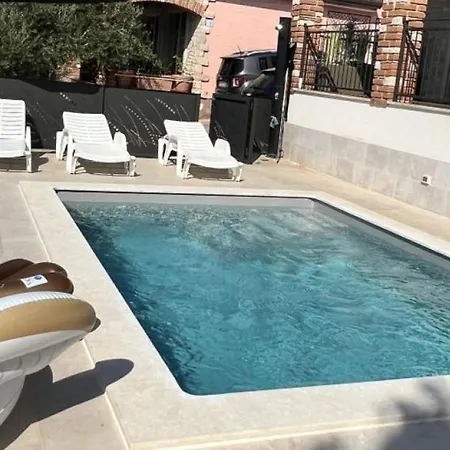 Beautiful Casa Mirejo With Pool In Kastelir *