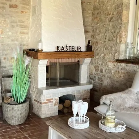 Beautiful Casa Mirejo With Pool In Kastelir Villa *
