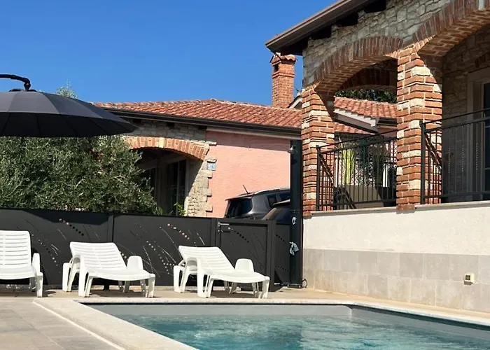 Beautiful Casa Mirejo With Pool In Kastelir *