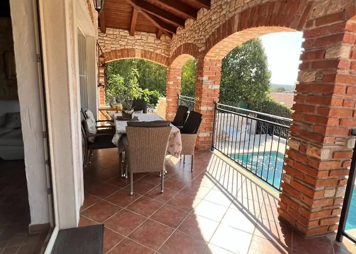 Beautiful Casa Mirejo With Pool In Kastelir Вилла *