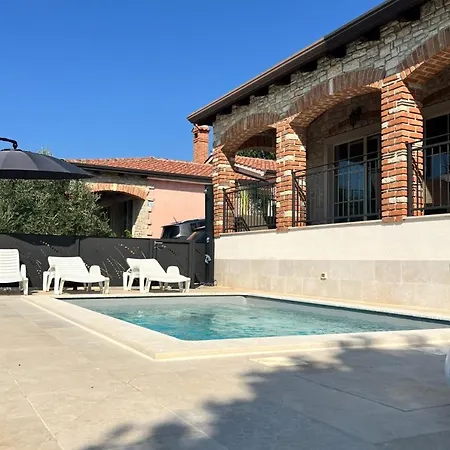 Villa Beautiful Casa Mirejo With Pool In Kastelir
